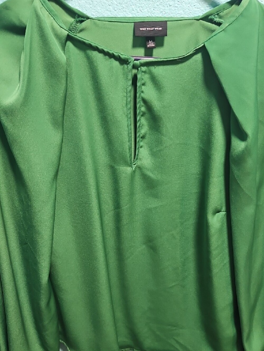 Who What Wear Green Satin Keyhole Blouse - Picture 5 of 5